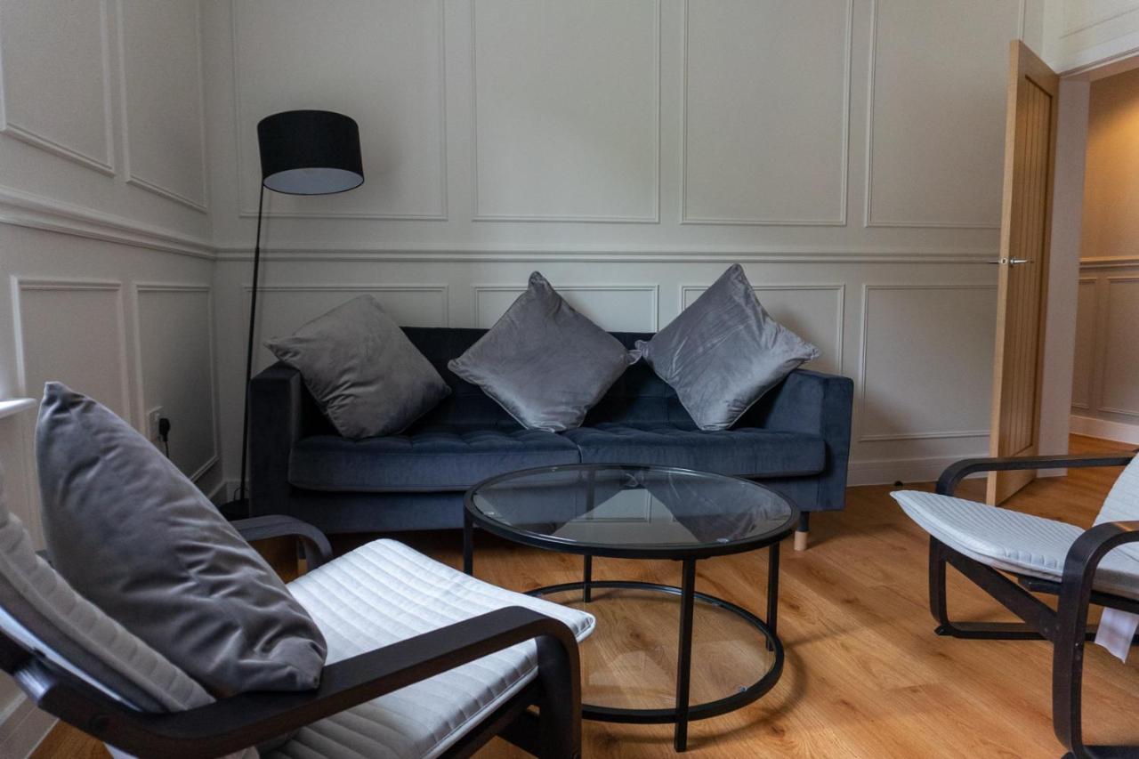 Airds Apartment *