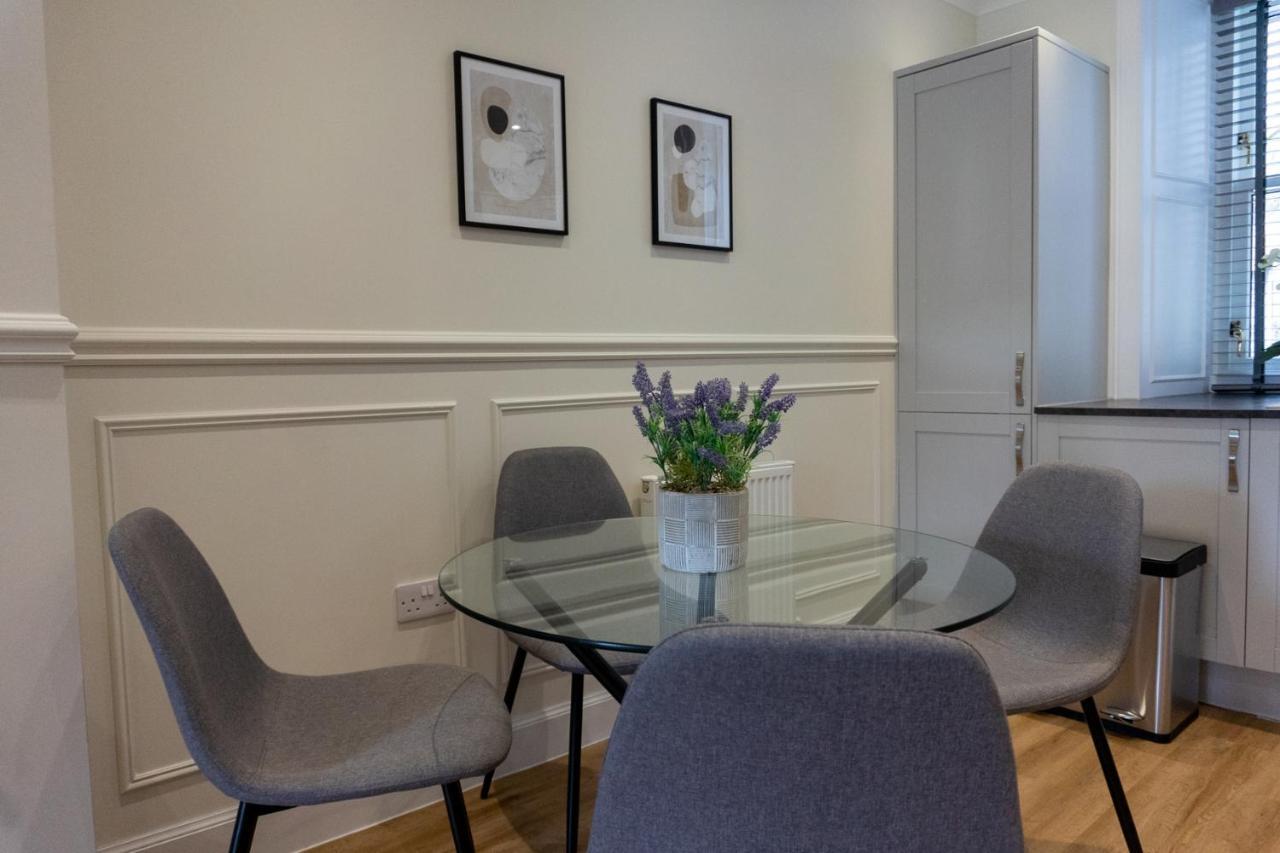 Apartment Airds